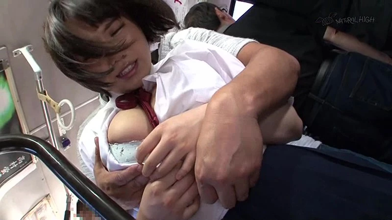 巨乳女子校生の吉川あいみがバスで複数の痴...