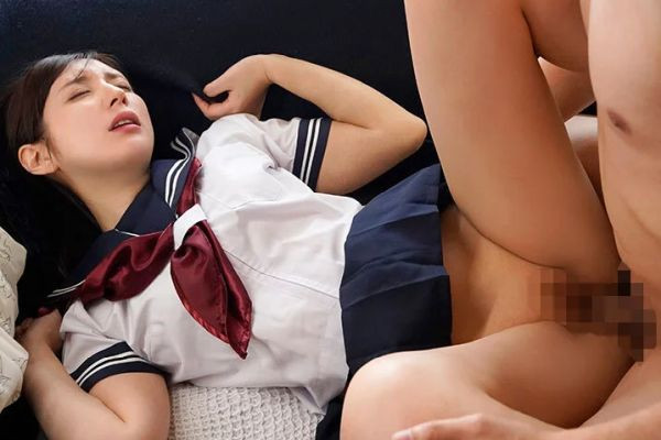 仲村みう スレンダーで美尻な年