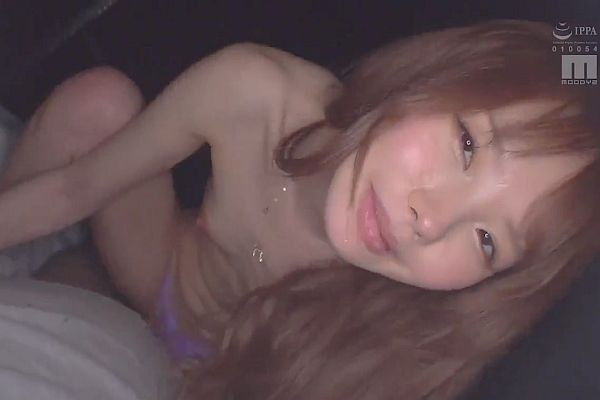 スレンダー美少女（松本いちか）