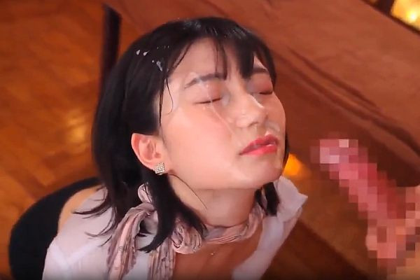 巨乳でスレンダーな最強ヒロイン